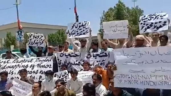 भारत के लोग भी इस मामले पर भड़के 