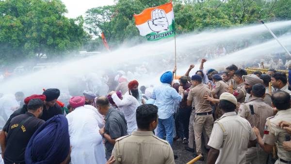 पूरा देश मोदी सरकार से दुखी और परेशान है- कांग्रेस पूरा देश मोदी सरकार से दुखी और परेशान है- कांग्रेस