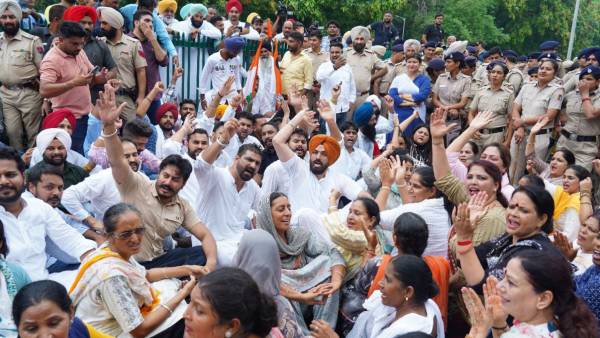 मान सरकार की बढ़ सकती है मुश्किलें मान सरकार की बढ़ सकती है मुश्किलें