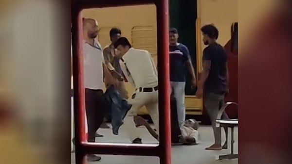 मौजूद लोग बने रहे तमाशबीन 