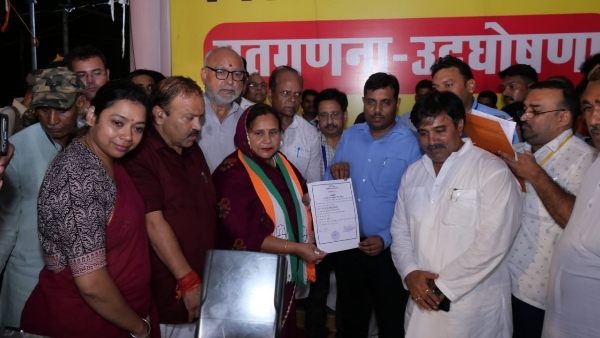 शोभा सिकरवार के पति सतीश सिकरवार हैं कांग्रेस से विधायक