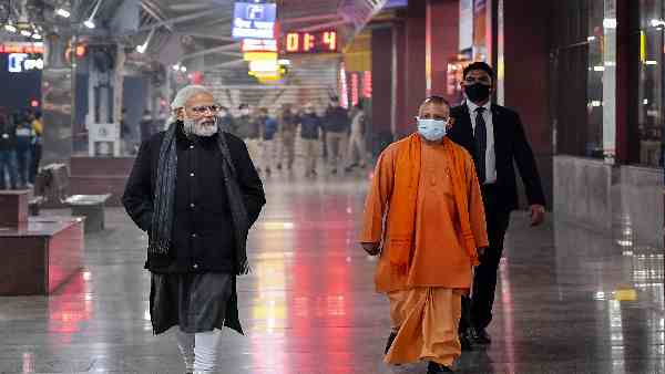 'टिकट की कीमत से ज्यादा कर लेते हैं कमाई' 'टिकट की कीमत से ज्यादा कर लेते हैं कमाई'