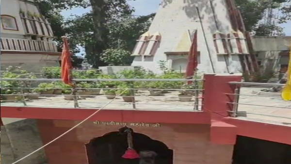 पृथ्वीनाथ मंदिर- बेल के पेड़ में आते हैं सालभर फल