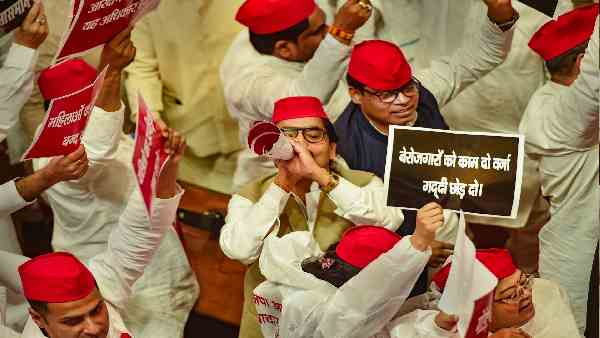 लाल बिहारी यादव से विपक्ष के नेता का दर्जा छिना लाल बिहारी यादव से विपक्ष के नेता का दर्जा छिना