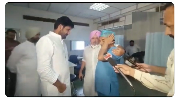 Watch Video: Dr Raj Bahadur, VC of Baba Farid University of Health Sciences, breaks down as Punjab Congress Amarinder Raja meets him