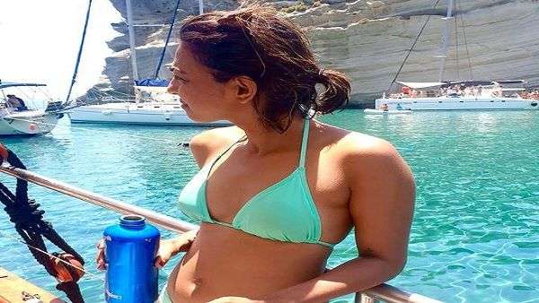 पार्टी में बिजी थे सारे दोस्त