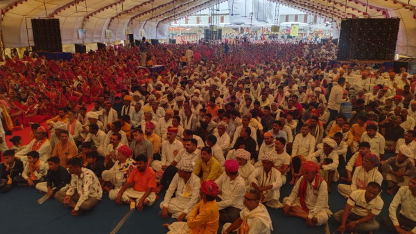 श्रावक ने घोषणा की अगली कथा मेरे गांव में 