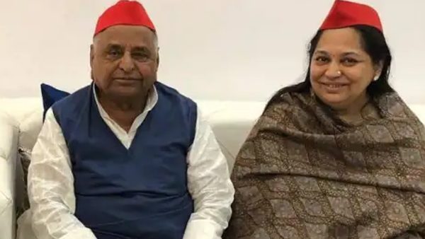 सपा मुखिया से 20 साल छोटी थीं साधना गुप्ता