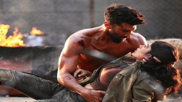  'राष्ट्र कवच ओम' में आई थीं नजर