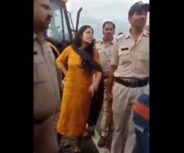  पूर्व विधायक को उसी की भाषा में जवाब