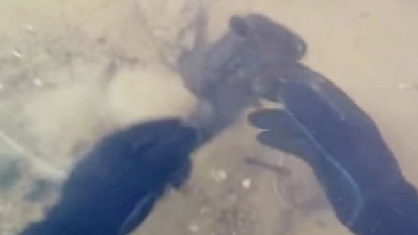 यूजर्स बोला इसने अपने जीवन में बहुत महिलाओं को खुश किया होगा 