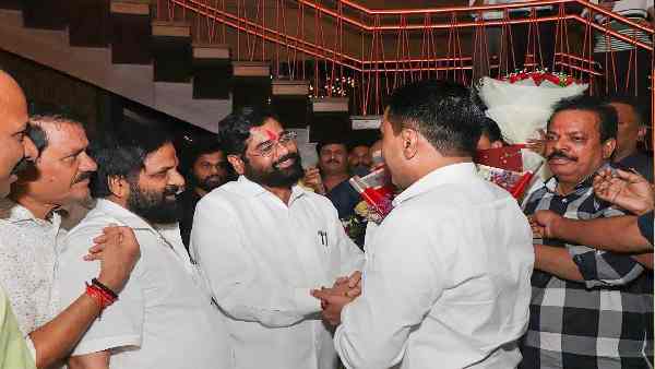 शिंदे और विधायकों ने करीब 70 लाख रुपए का बिल भरा- रिपोर्ट