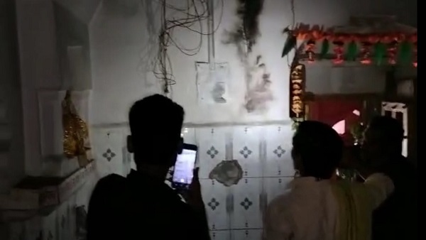 झोतेश्‍वर धाम के पास श‍िव मंद‍िर पर ग‍िरी गाज 
