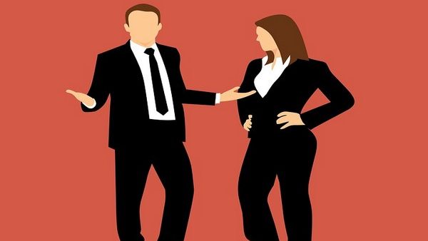 प्रेमिका संग जाने को ऑफिशियल ट्रिप का बहाना