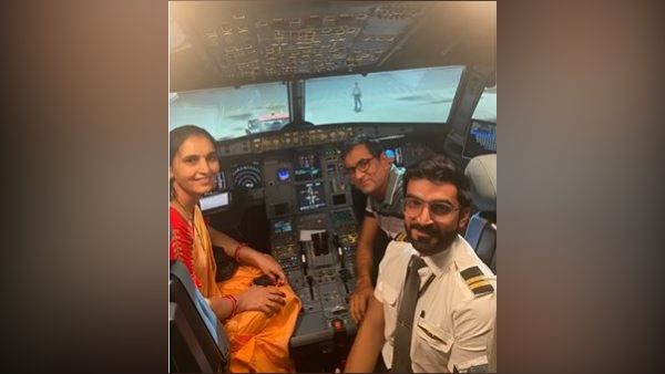 गर्व से चौड़ी हुई मां-बाप की छाती