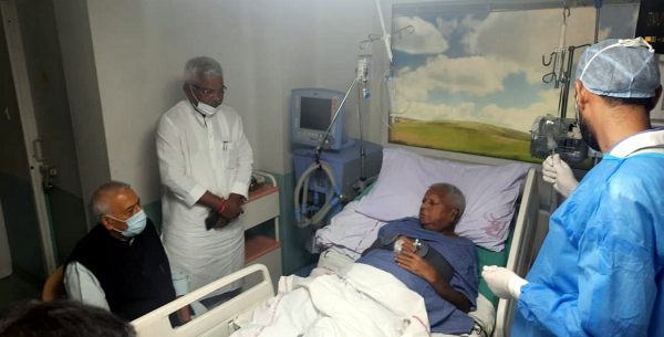 लालू AIIMS में करा रहे इलाज