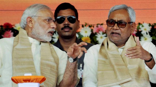बिहार को स्पेशल स्टेटस पर 'दो फाड़'
