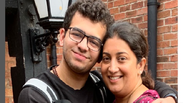 लोग दे रहे हैं बधाई 