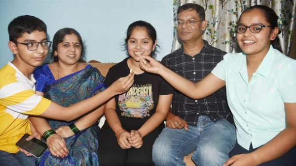 गणित और विज्ञान में मिले 100 नंबर