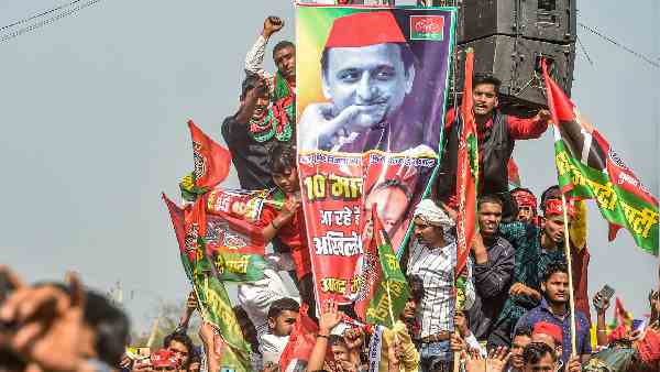 'लोकतंत्र की हत्या' कर रही है भाजपा- सपा नेता 'लोकतंत्र की हत्या' कर रही है भाजपा- सपा नेता
