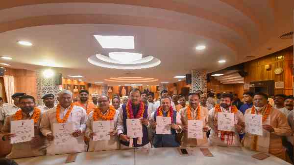 डिप्टी सीएम केशव प्रसाद मौर्य फिर चुने गए हैं डिप्टी सीएम केशव प्रसाद मौर्य फिर चुने गए हैं