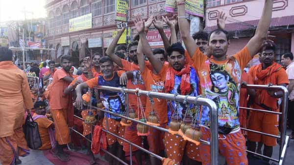 गंगद्वार से सीधे बाबा दरबार में पहुंच रहे भक्त