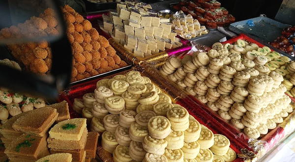 Do not Sell sweets On shop without food license, Otherwise thousands rupees Fine