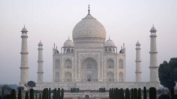 ताजमहल को लेकर किए जाते रहे हैं कई दावे ताजमहल को लेकर किए जाते रहे हैं कई दावे