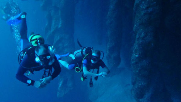 अमेरिकी स्कूबा-डाइवर एडम ब्राउन ढूढ़ने गया था सुराग 