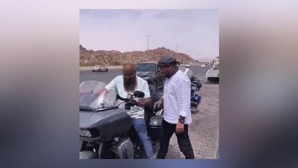 काफी खुश नजर आ रहे हैं पूर्व इमाम काफी खुश नजर आ रहे हैं पूर्व इमाम