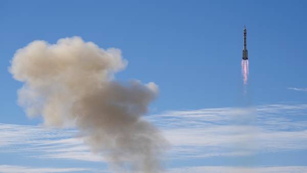 लॉन्चिंग के समय ब्लास्ट लॉन्चिंग के समय ब्लास्ट