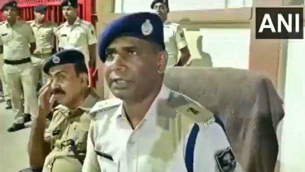 बहुसंख्यक समुदाय पर कब्जा ?