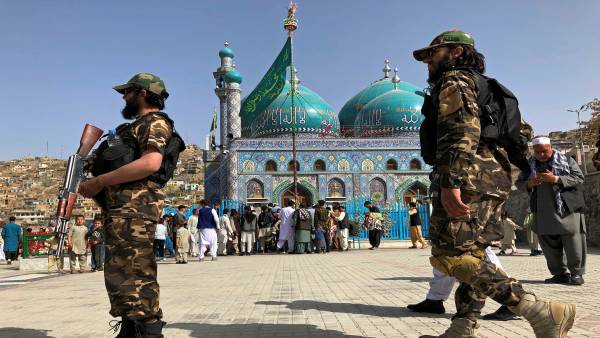 लोगों को मारकर नहर में फेंका गया