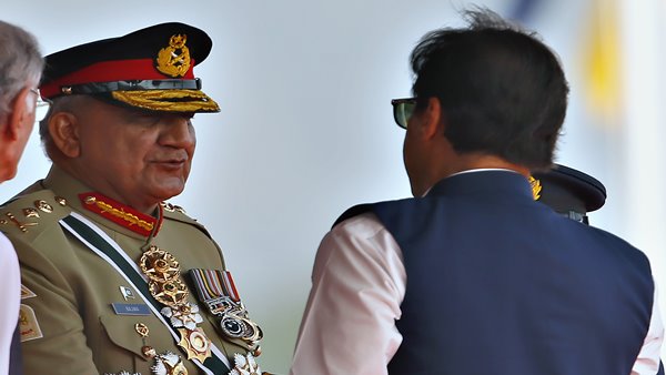 देश कमजोर हो रहा है