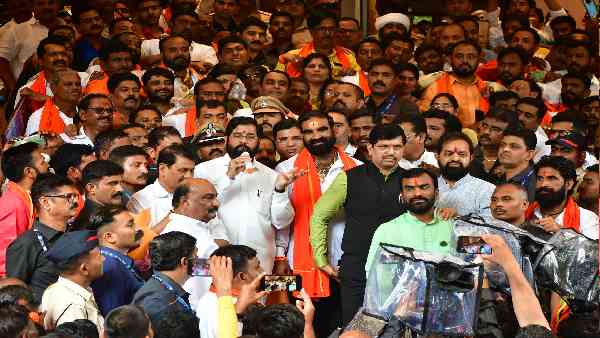 'अभी उद्धव के भविष्य पर कुछ भी कहना जल्दबाजी'