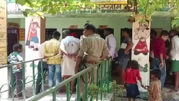 होमवर्क ना करने पर बुरी तरह से पीटा