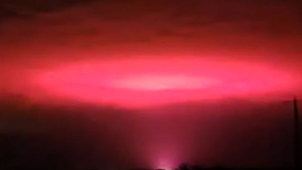 रहस्यमयी रोशनी से डरे लोग