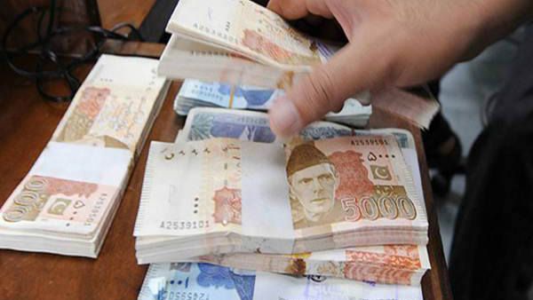 अर्थव्यवस्था में फेल हो चुका है पाकिस्तान