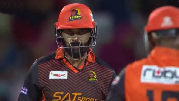 शतक के बाद भी हारी टीम