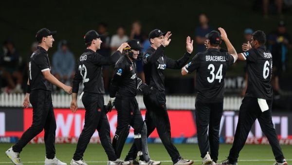 कुछ इस तरह से ली हैट्रिक