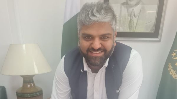 ‘पोस्टर का करते हैं स्वागत’