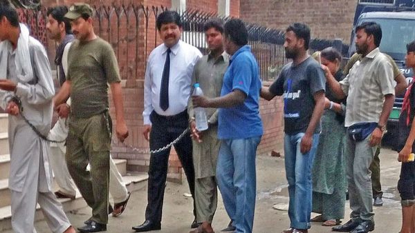 ईसाई को सुनाई मौत की सजा ईसाई को सुनाई मौत की सजा