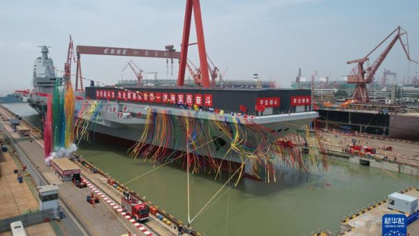 चीन ने उतारा फुजियान एयरक्राफ्ट कैरियर