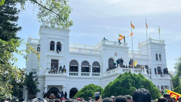 आईटीएन ने भी प्रसारण किया बंद