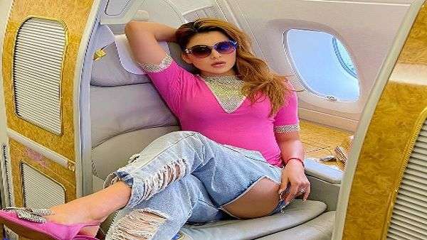 सोशल मीडिया पर शेयर की फोटोज