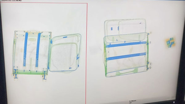 ट्राली बैग के किनारे में छुपा रखा था सोना ट्राली बैग के किनारे में छुपा रखा था सोना