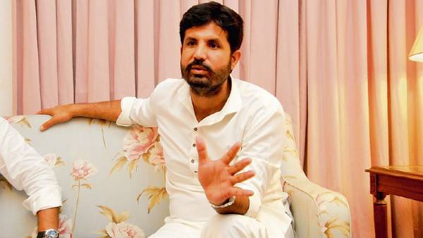 मंत्री से एक हुड़दंगी की तरह व्यवहार करने की उम्मीद नहीं- वड़िंग