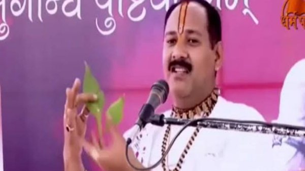 शिव पुराण कथा में उमड़ी श्रद्धालुओं की भीड़ शिव पुराण कथा में उमड़ी श्रद्धालुओं की भीड़