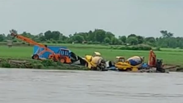सीहोर में फंसे मजदूर तो गुना में बही महिला 