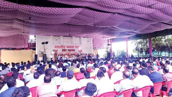 महज एक रात का फासला बाकी 